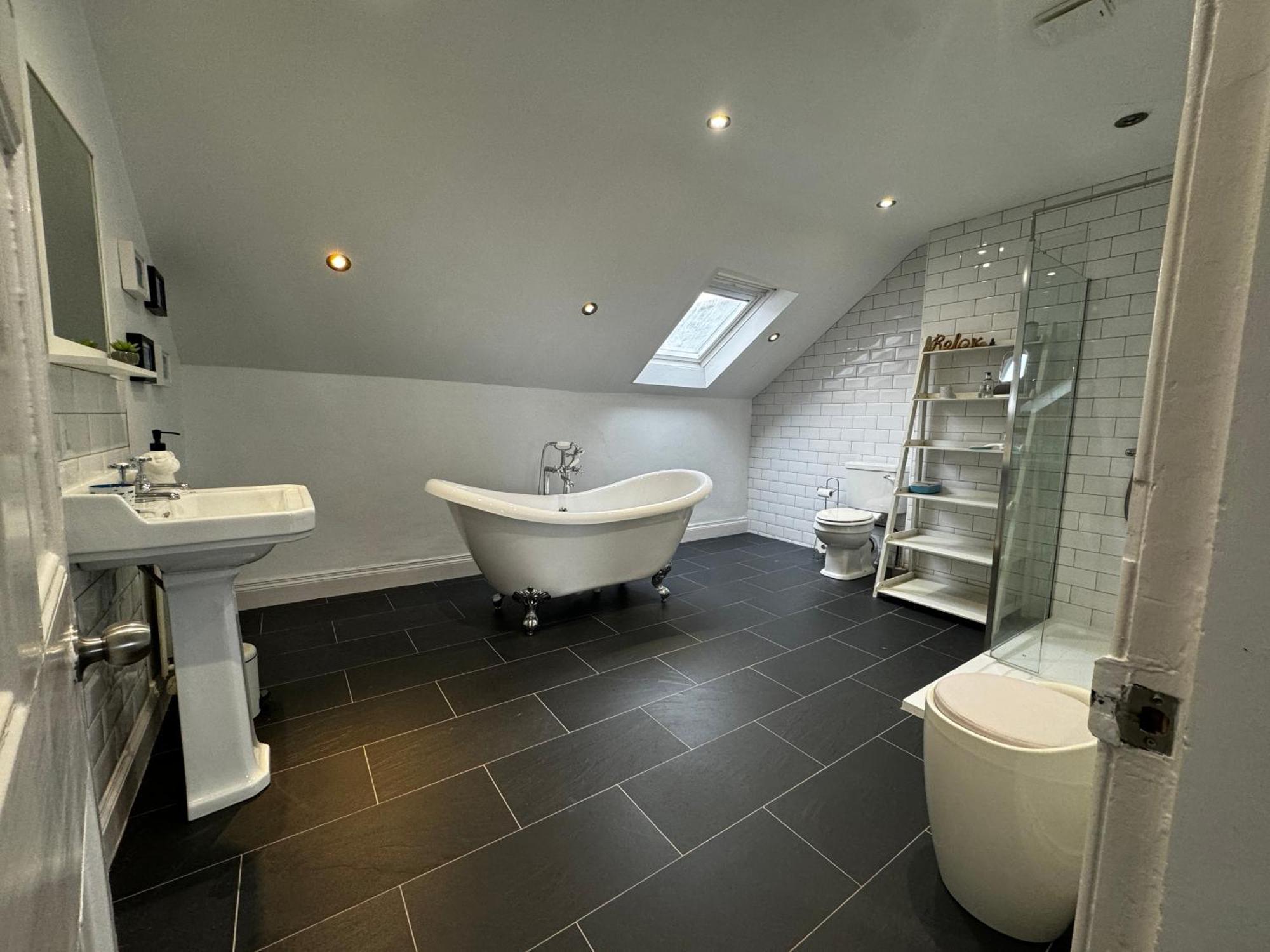 The Victorian Townhouse Portrush Villa Exterior photo