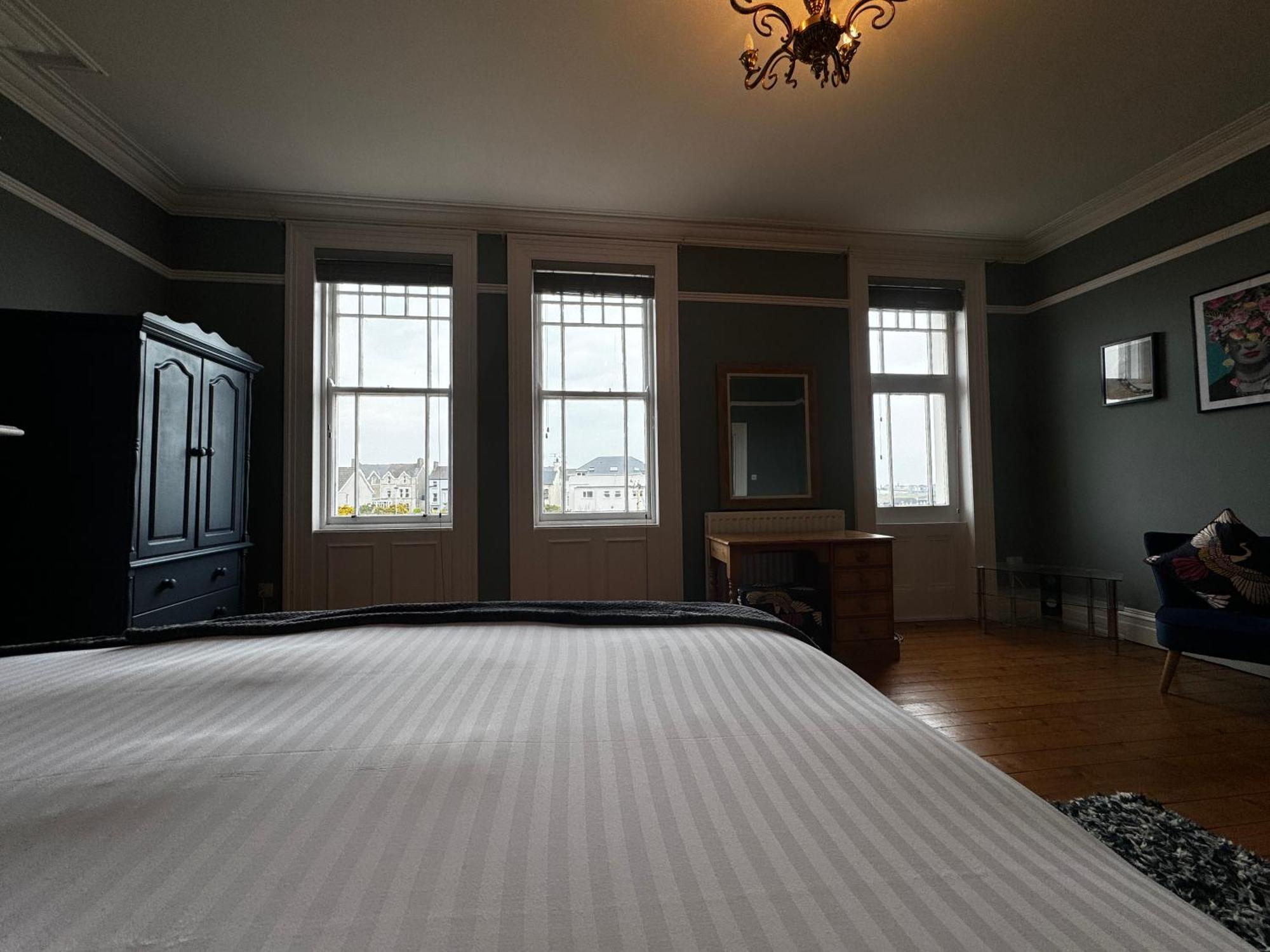 The Victorian Townhouse Portrush Villa Exterior photo